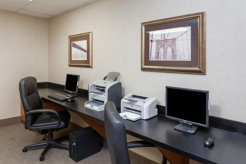Wingate By Wyndham - Complimentary Area Shuttle 3* Peoria