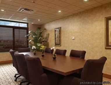 Hotel Wingate By Wyndham - Complimentary Area Shuttle