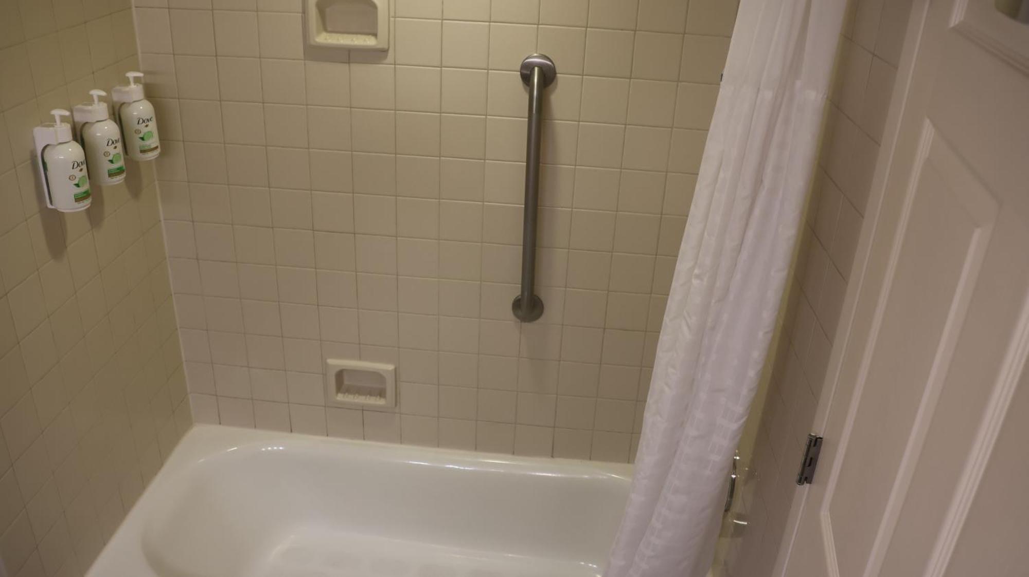 Hotel Wingate By Wyndham - Complimentary Area Shuttle 3*