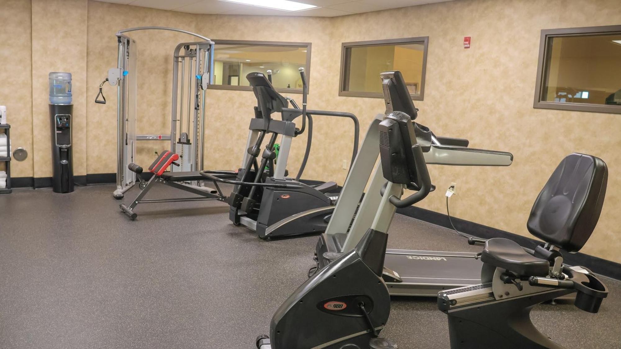 Wingate By Wyndham - Complimentary Area Shuttle Hotel