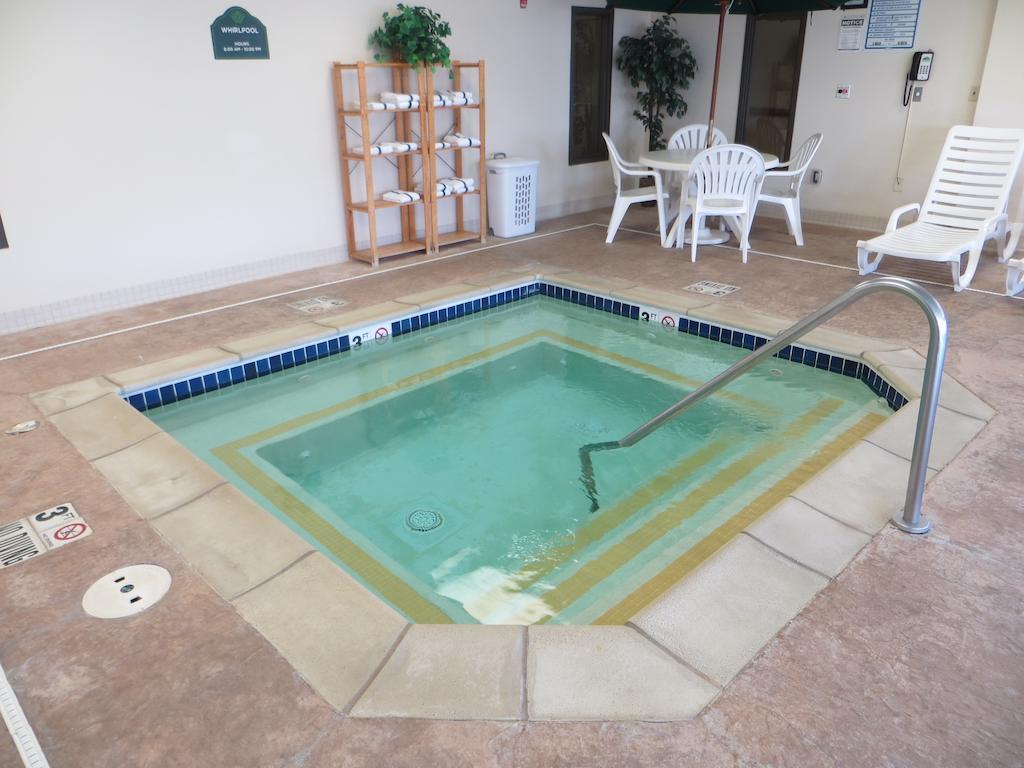 Hotel Wingate By Wyndham - Complimentary Area Shuttle Peoria