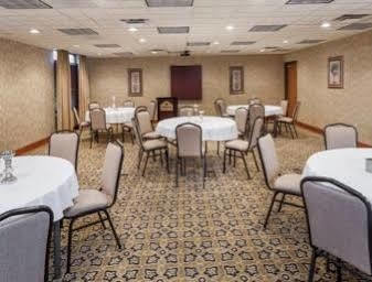 Hotel Wingate By Wyndham - Complimentary Area Shuttle 3*