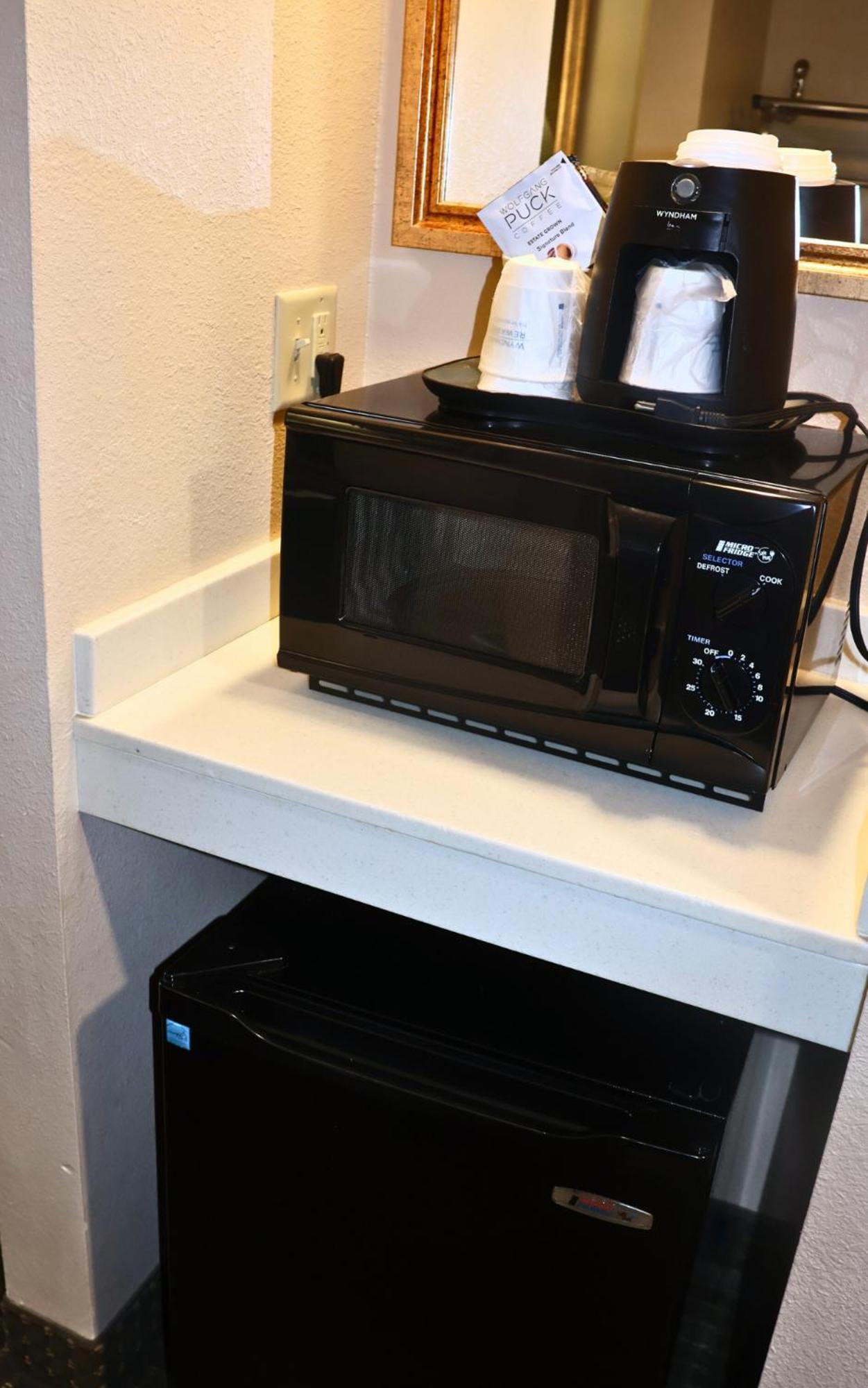 Hotel Wingate By Wyndham - Complimentary Area Shuttle 3*
