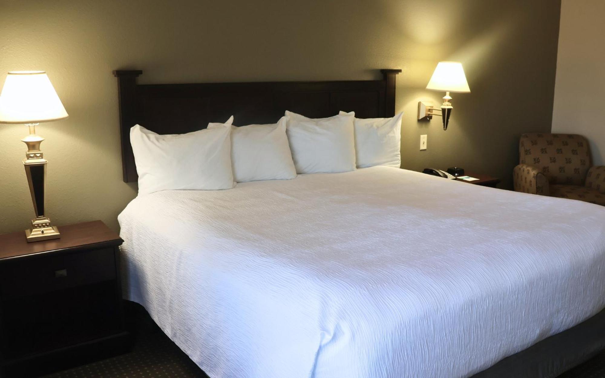 Wingate By Wyndham - Complimentary Area Shuttle Hotel Peoria