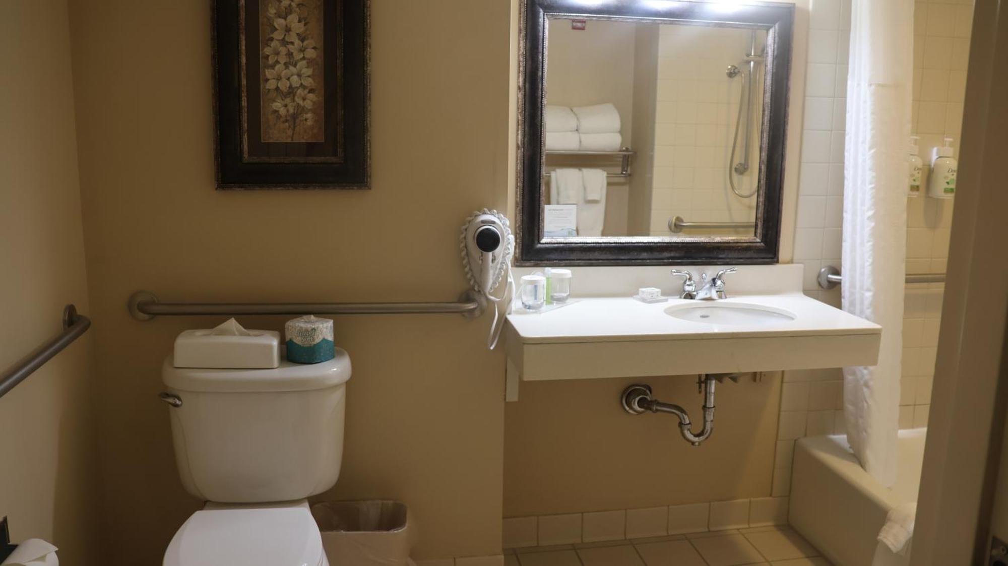 Wingate By Wyndham - Complimentary Area Shuttle