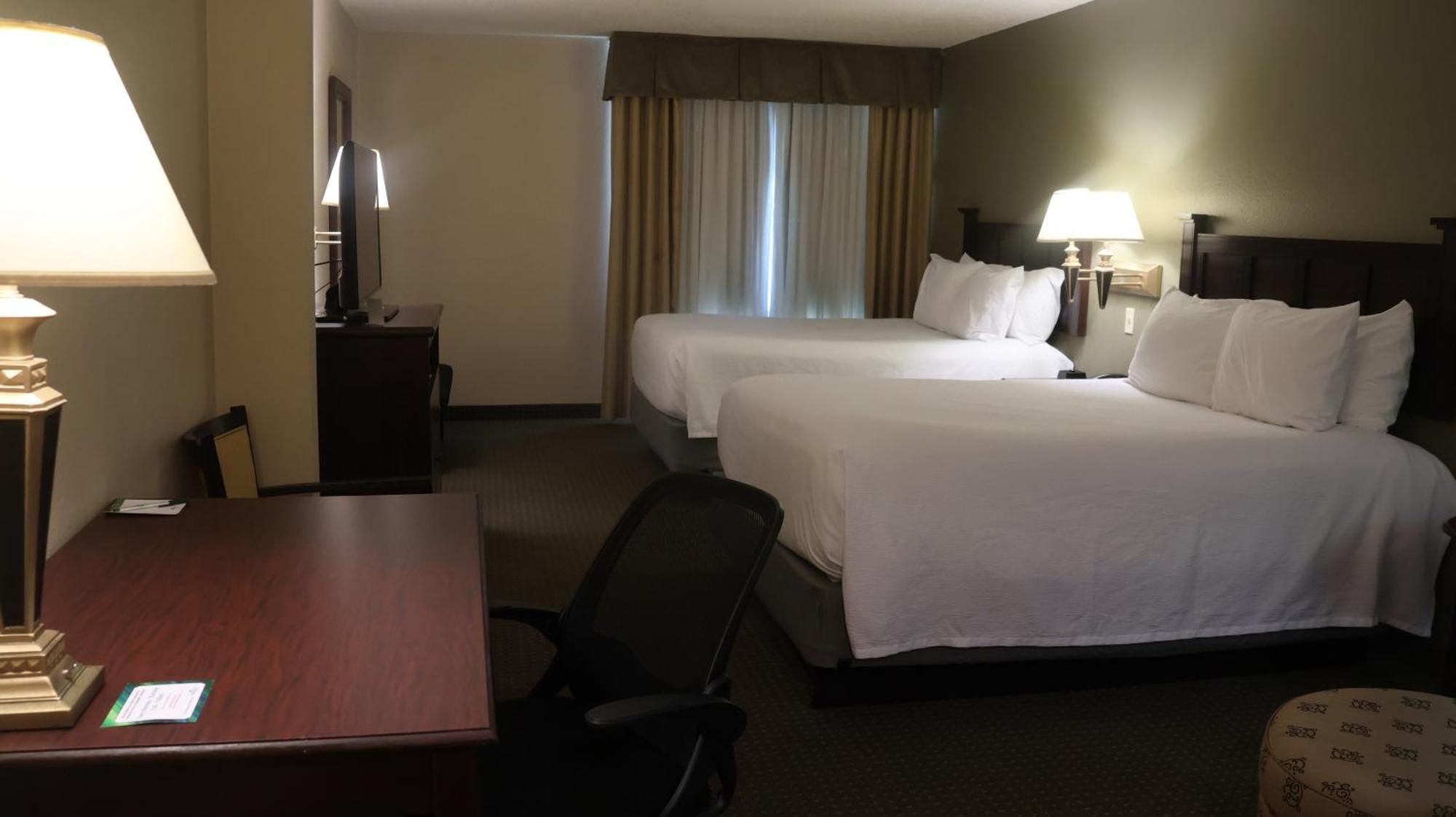 Wingate By Wyndham - Complimentary Area Shuttle Peoria