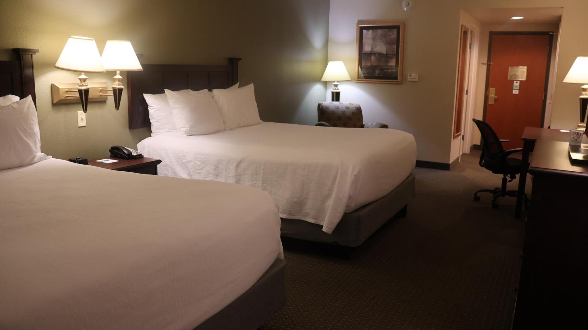 Wingate By Wyndham - Complimentary Area Shuttle Hotel 3*