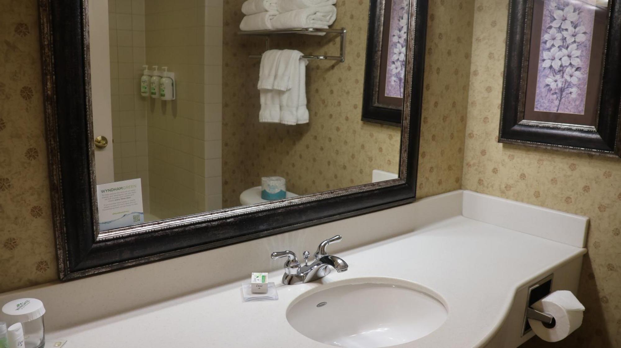 Wingate By Wyndham - Complimentary Area Shuttle Hotel Peoria