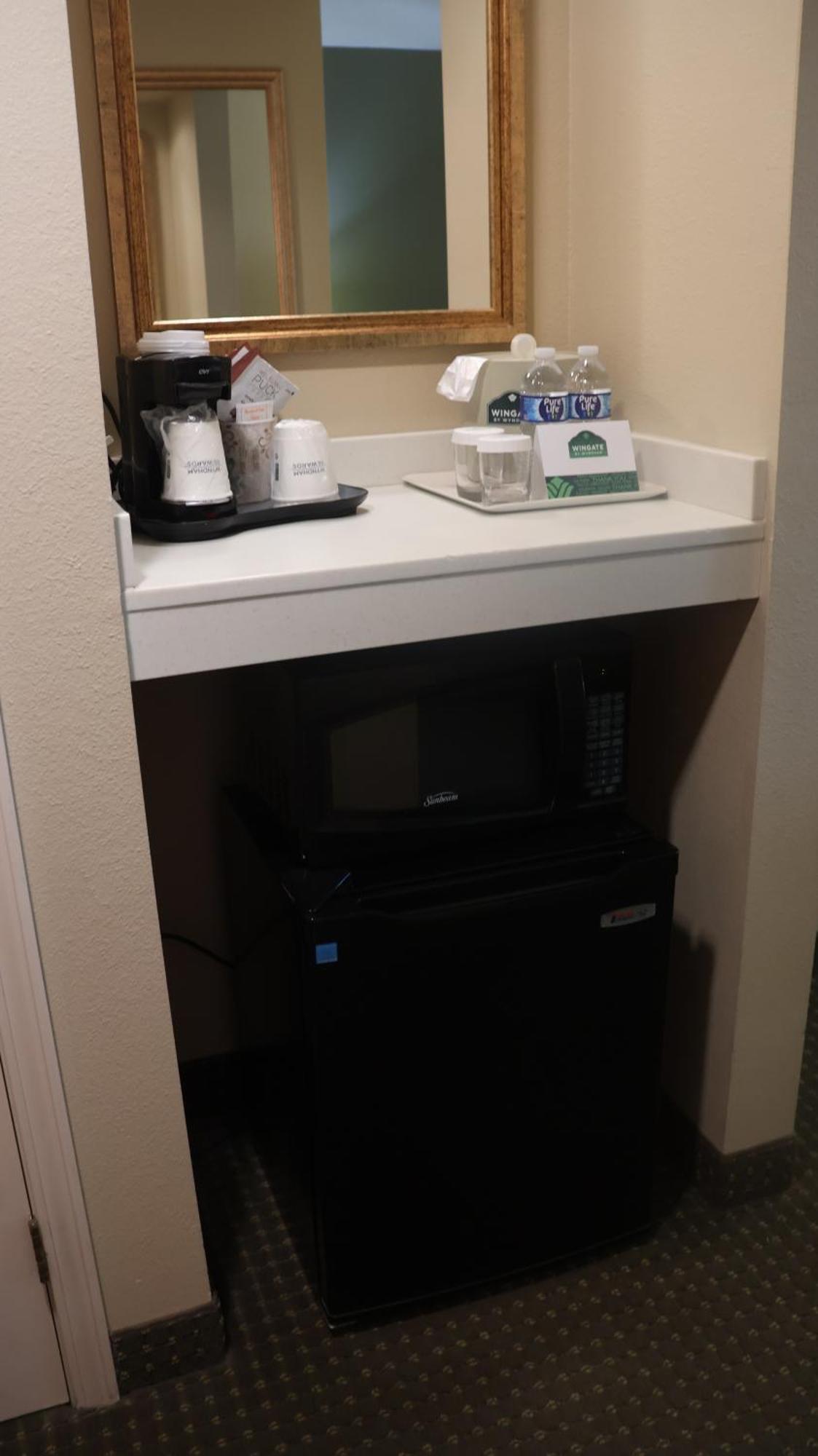Wingate By Wyndham - Complimentary Area Shuttle Peoria